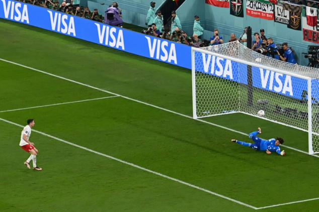 Thanking Memo: Cult World Cup hero Ochoa saves day again for Mexico