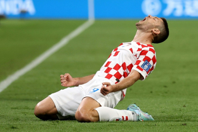 Kramaric double fires Croatia as Canada crash out of World Cup