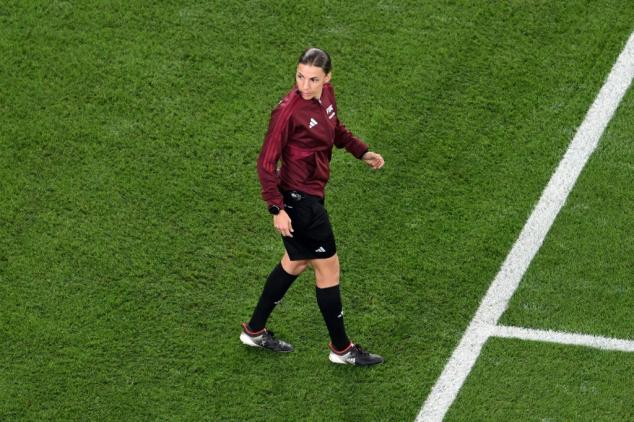 Alemanha-Costa Rica será primeiro jogo de Copa com trio de arbitragem feminino