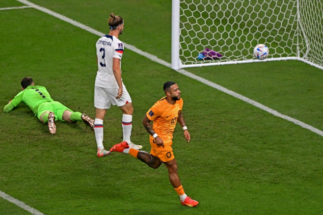 Dutch masters into World Cup quarter-finals as USA downed