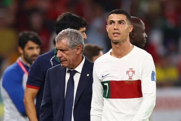 Portuguese fans have final say on Santos' future