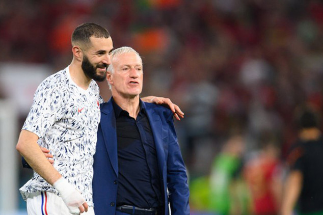 Watch Deschamps' response as France boss is asked if Benzema will return for FIFA World Cup final :: Live Soccer TV