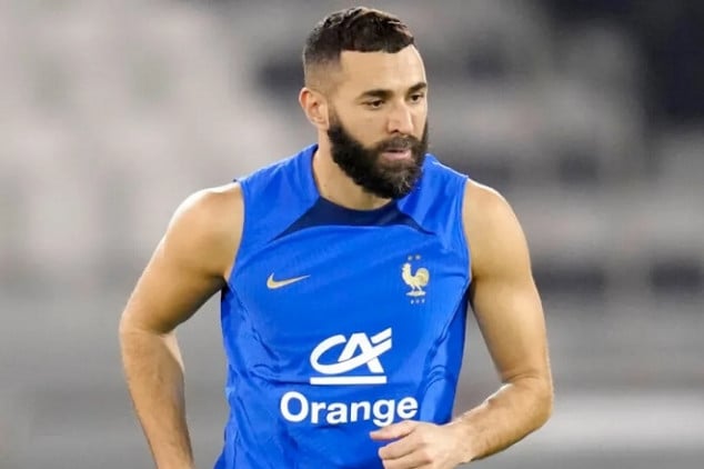 Benzema carries on French team 'exit' on Instagram