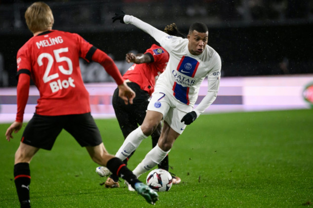 PSG slip-ups give glimmer of hope to Ligue 1 rivals