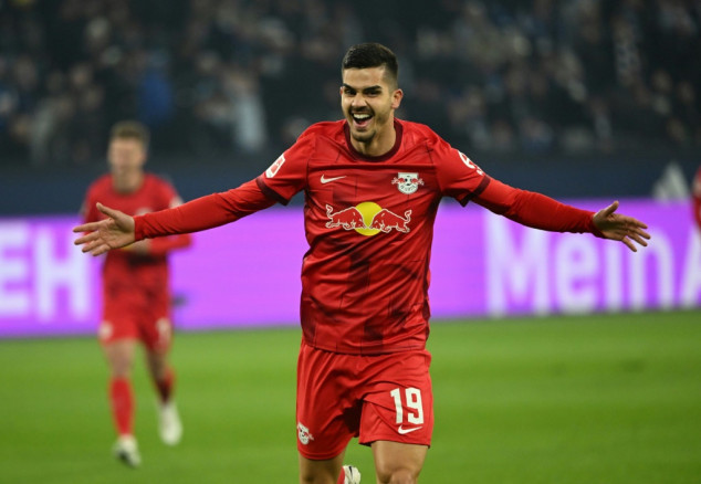 Outstanding Olmo sees Leipzig go second with win at Schalke