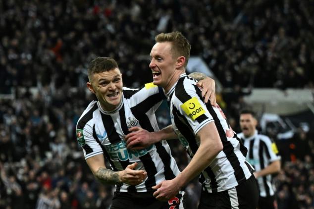 Newcastle vence Southampton (2-1) e vai à final da Copa da Liga Inglesa depois de 47 anos