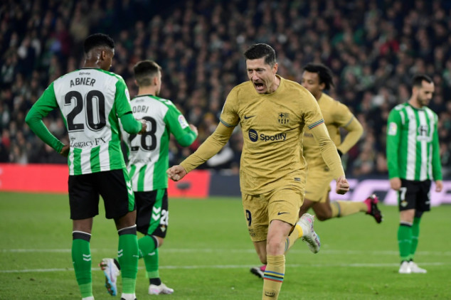 Barca earn tense win at Betis to extend La Liga lead