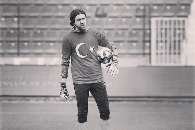 Turkish goalie missing after 7.4 earthquake