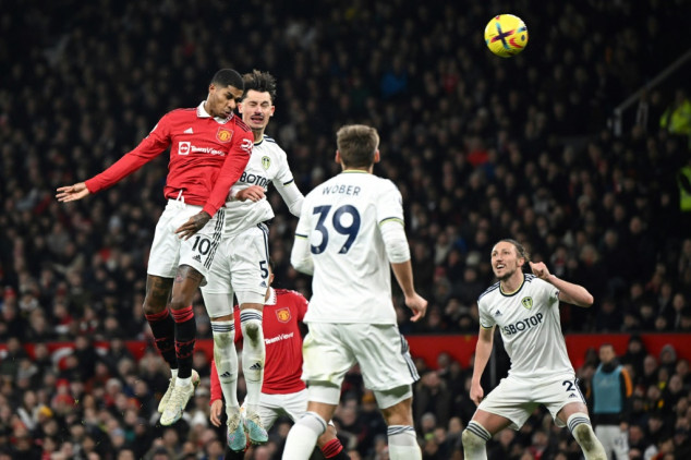 Sancho salvages Man Utd draw with managerless Leeds