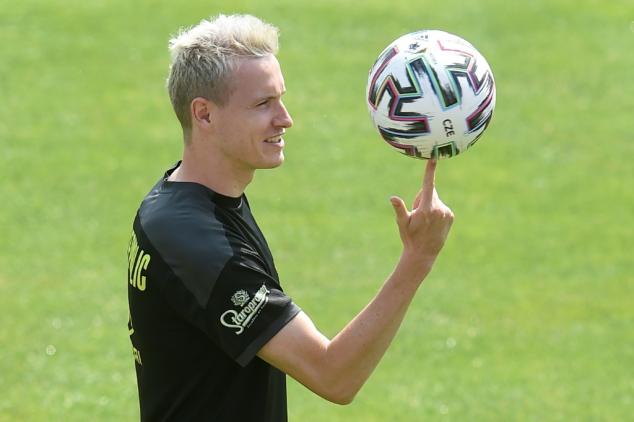Czech international midfielder Jankto comes out as gay