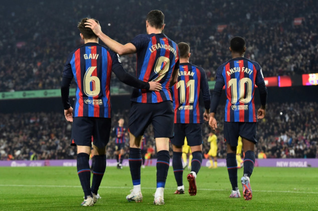 Barcelona secure Cadiz win to restore Liga lead