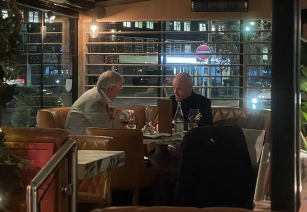 PHOTO: Ten Hag spotted at dinner with SAF