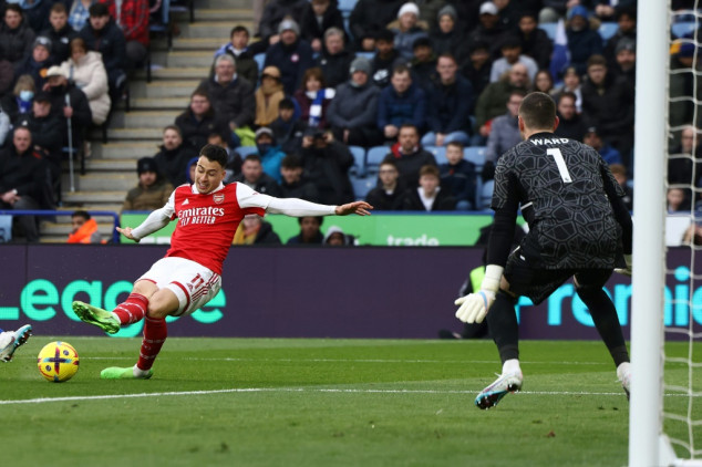Arsenal vence Leicester (1-0) com gol de Martinelli e se consolida na liderança da Premier League