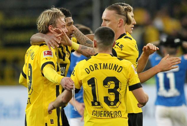 Borussia Dortmund vence Hoffenheim (1-0) e assume liderança provisória do Alemão