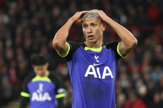 Spurs coach issues apology after FA Cup exit