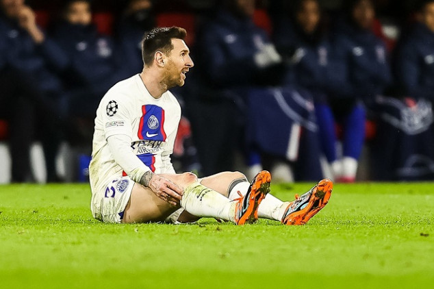 Fans destroy Messi after UCL exit with PSG