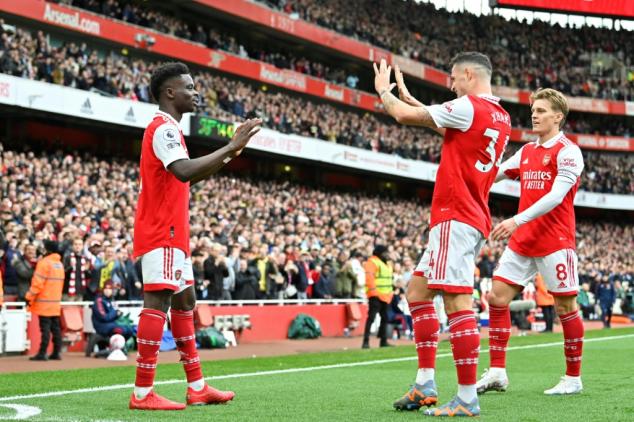 Arsenal goleia Crystal Palace e aumenta vantagem sobre o City para 8 pontos