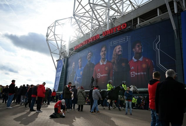 Battle for Man Utd heats up ahead of deadline for improved bids