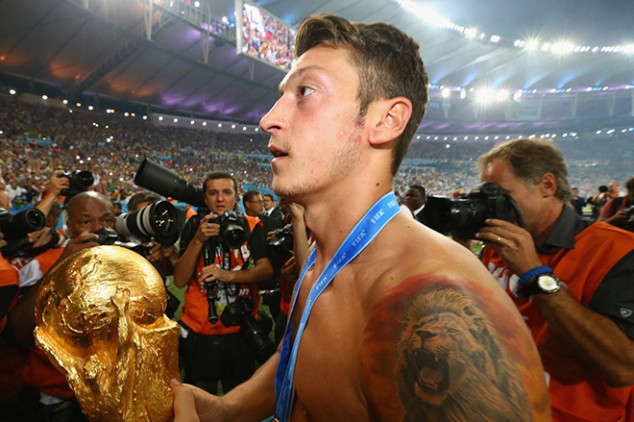 Mesut Ozil announces retirement from football