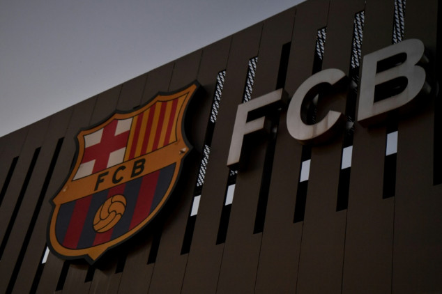 Barca call on Liga boss to quit over ref corruption affair
