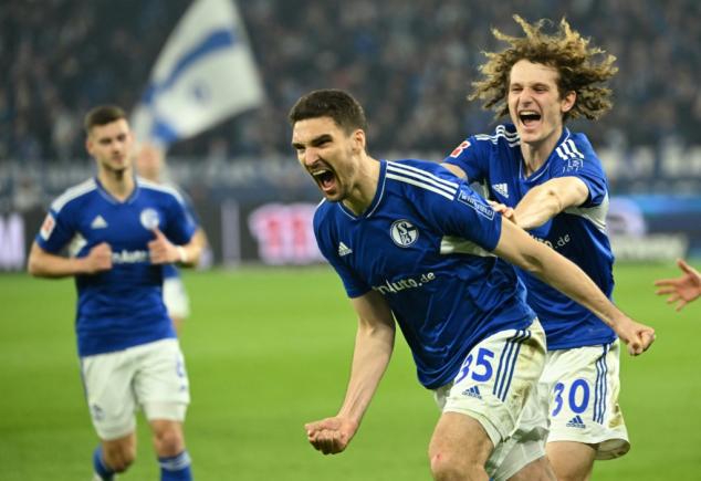 Schalke vence Hertha Berlim (5-2) em duelo crucial pela permanência na primeira divisão alemã
