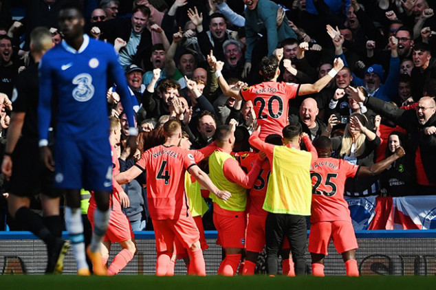 Brighton secure historic win at Chelsea with golaz