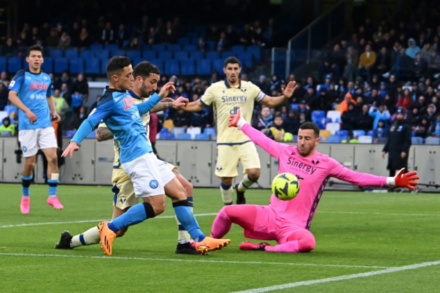 Napoli volta a focar no título da Serie A após decepção na Champions
