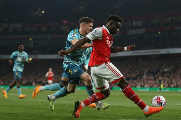 El Arsenal salva un empate ante un Southampton liderado por Alcaraz