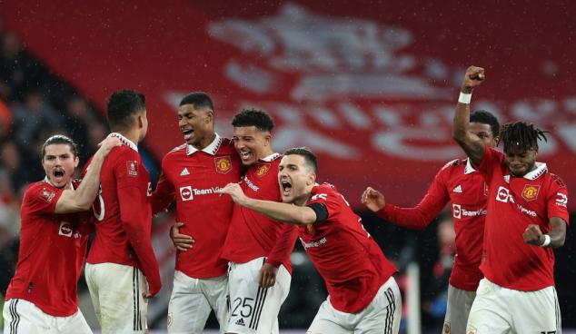 United sobrevive en penales ante Brighton y desafiará al City por la Copa