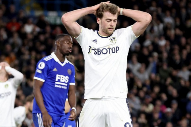 Bamford condemns Leeds after howler - Video