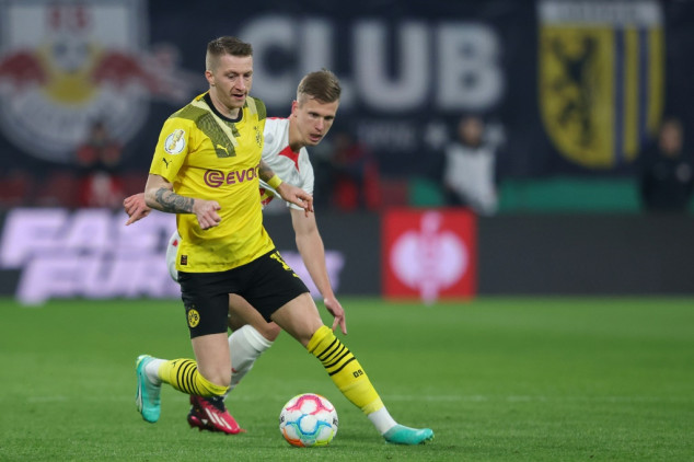 Marco Reus extends with Borussia Dortmund