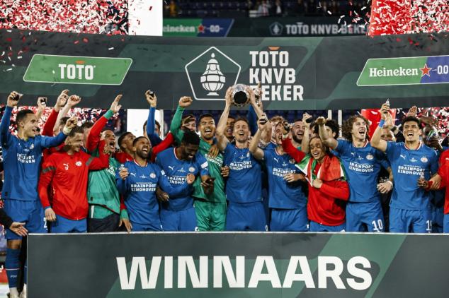 PSV vence Ajax nos pênaltis e é bicampeão da Copa da Holanda