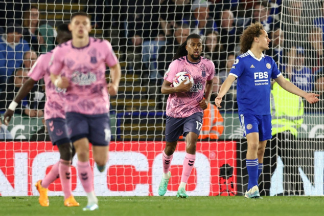 Leicester e Everton empatam (2-2) em duelo contra o rebaixamento na Premier League