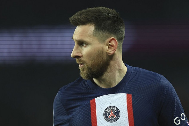 Messi handed two-week ban by PSG execs