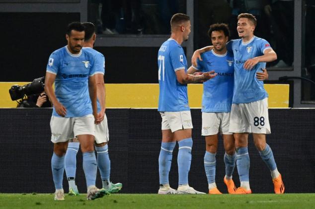 Lazio cumple ante el Sassuolo y retrasa el título del Nápoles