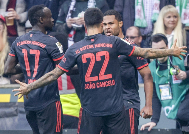 Bayern survive Bremen scare to pile pressure back on Dortmund