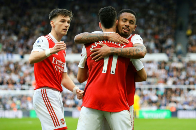 Arsenal pass Newcastle test to keep pressure on Man City
