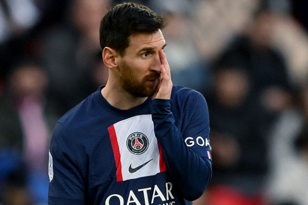 Messi 'welcomed' back with insults by PSG fans