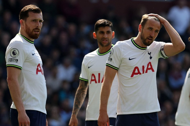 Tottenham narrows shortlist of managers to 2 names
