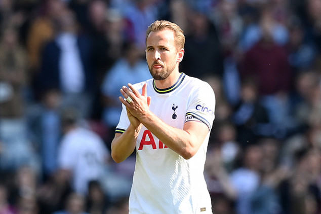 WATCH: Kane makes EPL history with stunning goal