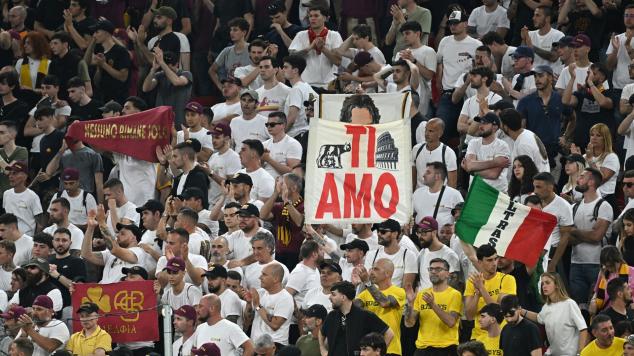 Roma-Fans attackieren Schiedsrichter Taylor am Flughafen
