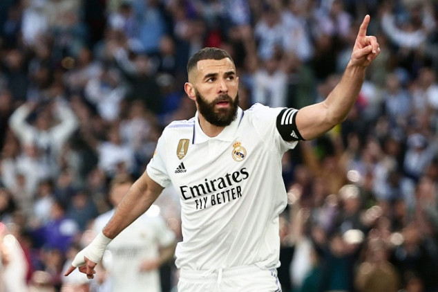 Fans praise Benzema as exit from Madrid confirmed
