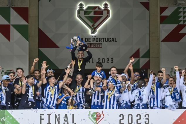 Porto vence Braga (2-0) e é campeão da Taça de Portugal