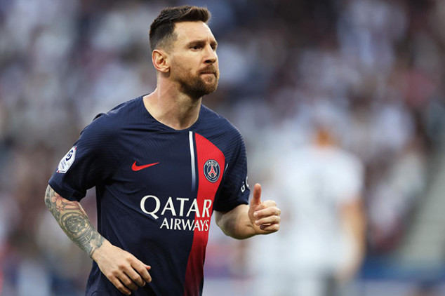 Messi makes desicion over future amid Barca links