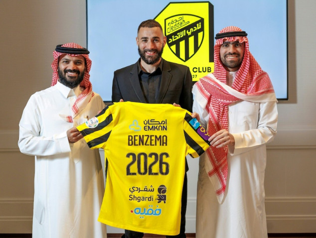 After missing out on Messi, Saudis give Benzema gala welcome