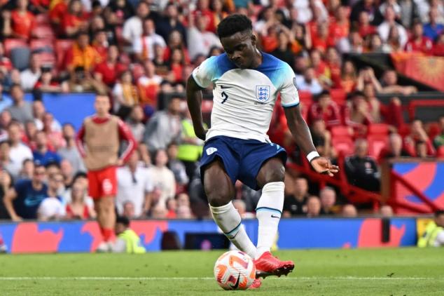 Saka brilla en la goleada de Inglaterra, Mbappé rescata a los 'Bleus'