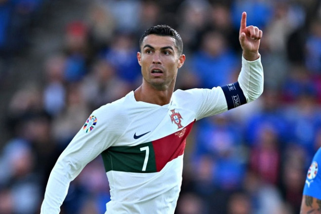 CR7 scores late winner in 200th game w/Portugal