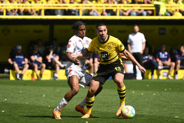 Guerreiro joins Bayern from Dortmund on free transfer