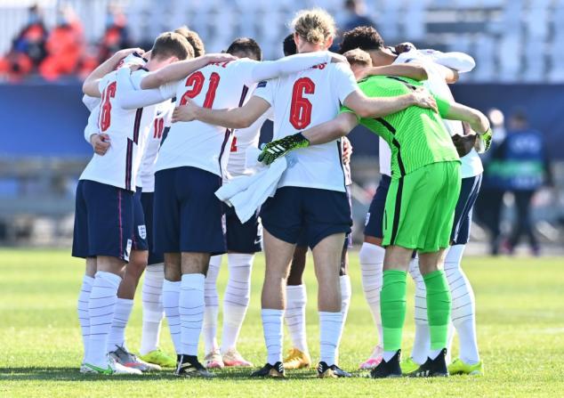 Inglaterra vence a Israel y avanza a cuartos del Europeo sub-21