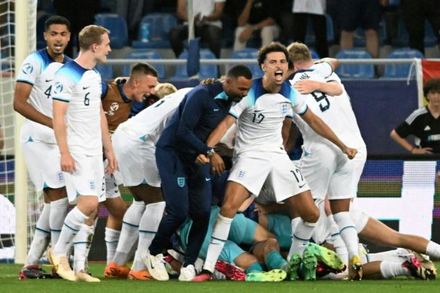 England beat Spain to win dramatic Under-21 Euro final
